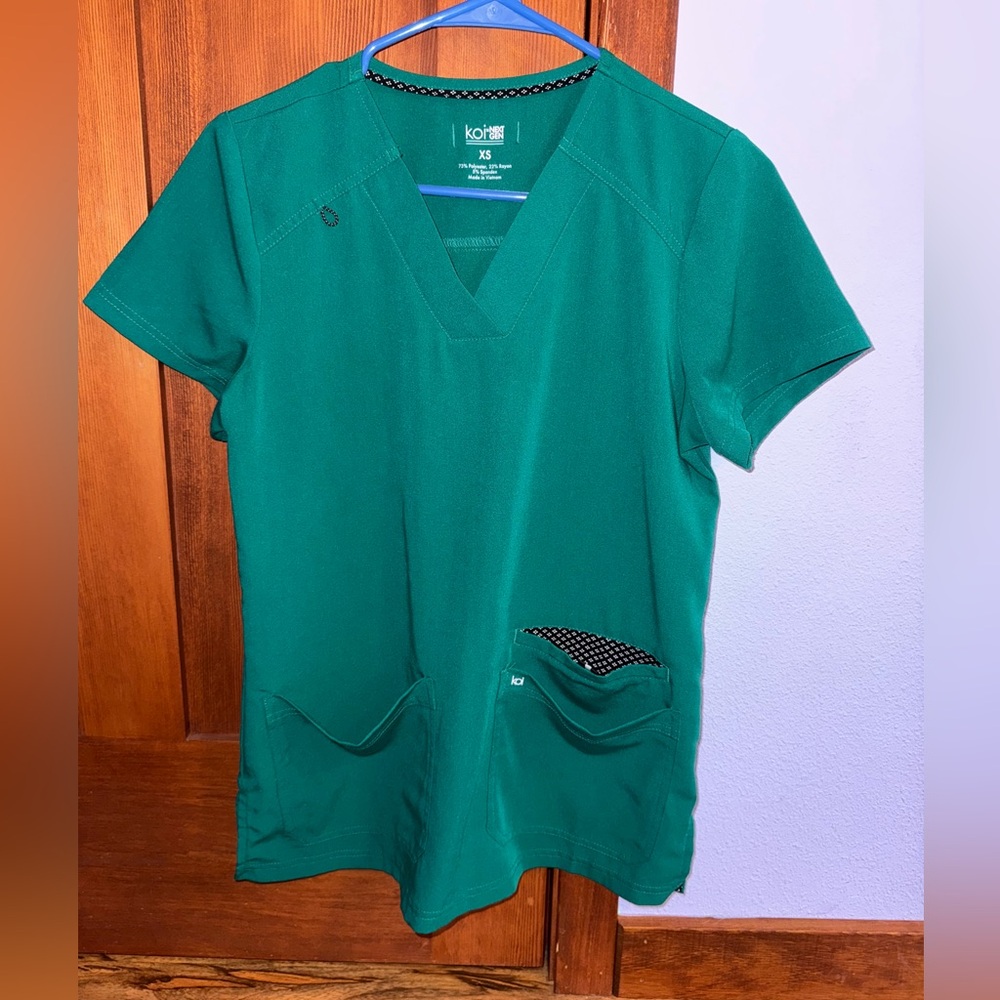 XS Koi Next Gen Green Scrub Top